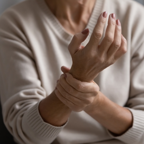 wrist-pain-relief-Boost-physical-therapy-and-sports-performance-belton-east-grain-valley-independence-lees-summit-warrensburg-mo-overland-park-ks