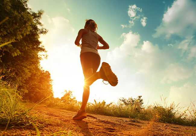 How Physical Therapy Can Help You Get Ready for Fall Sports